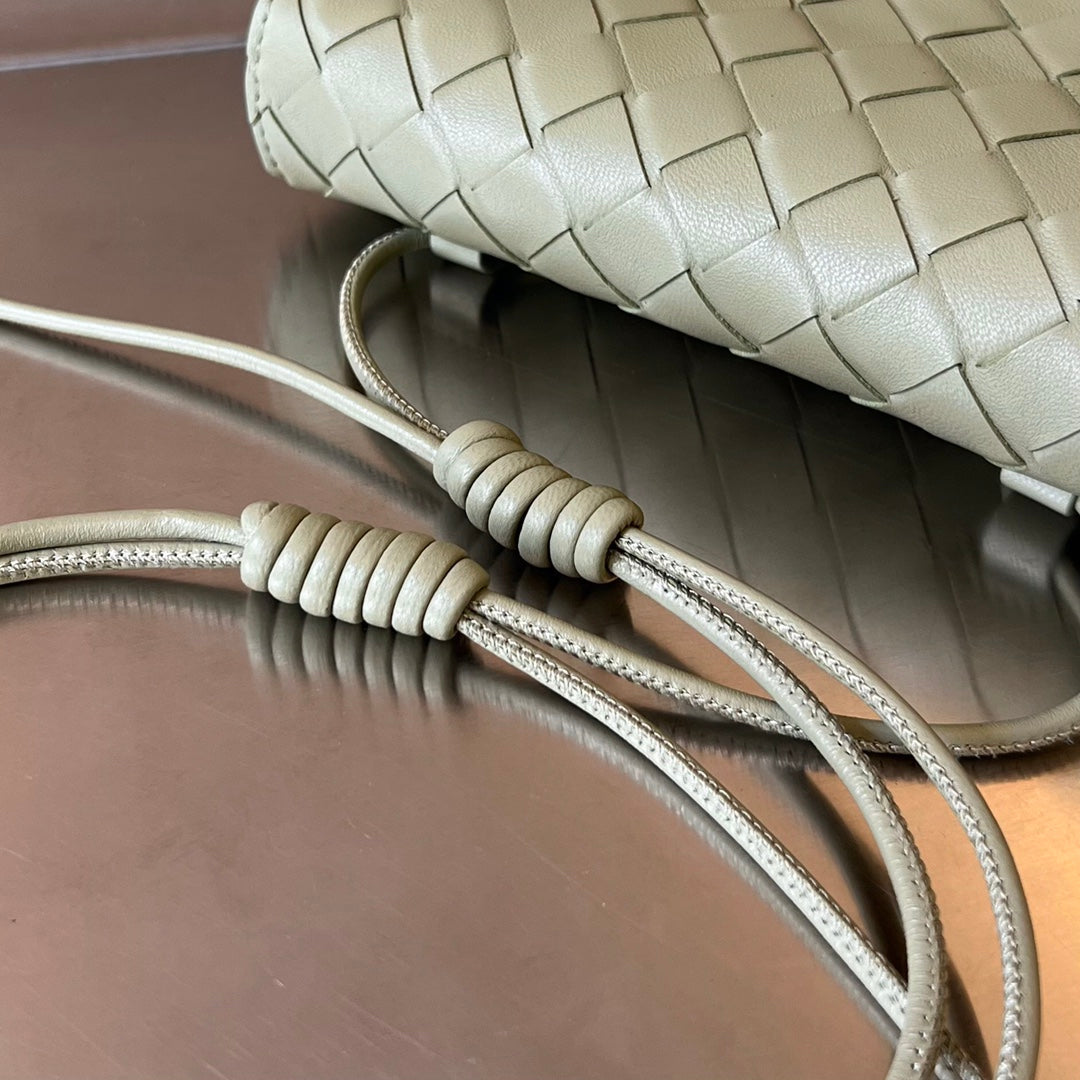 Bottega Veneta BV Mini Crossbody Bag 19cm Light Green Calfskin Ghw