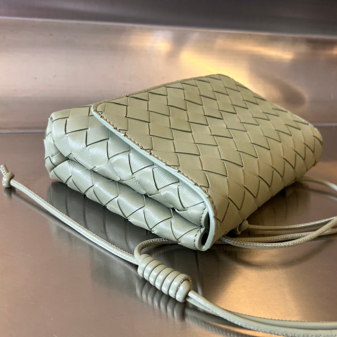 Bottega Veneta BV Mini Crossbody Bag 19cm Light Green Calfskin Ghw