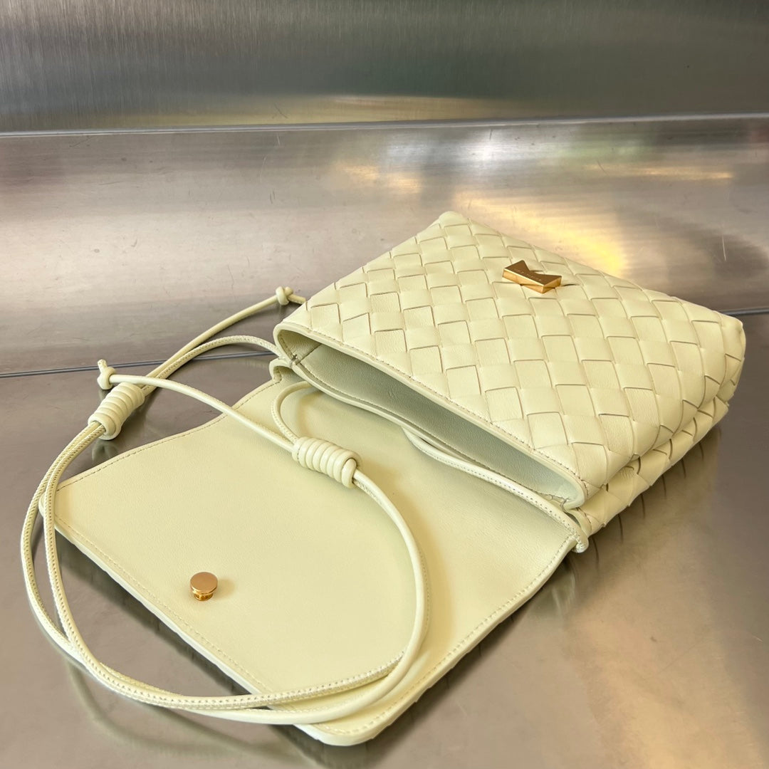 Bottega Veneta BV Mini Crossbody Bag 19cm Light Yellow Calfskin Ghw