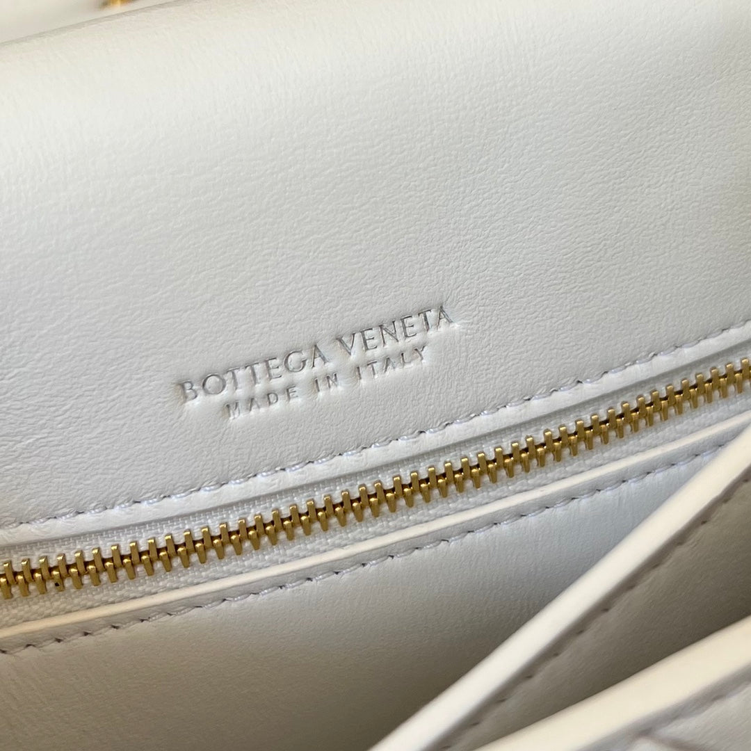 Bottega Veneta BV Mini Crossbody Bag 19cm White Calfskin Ghw