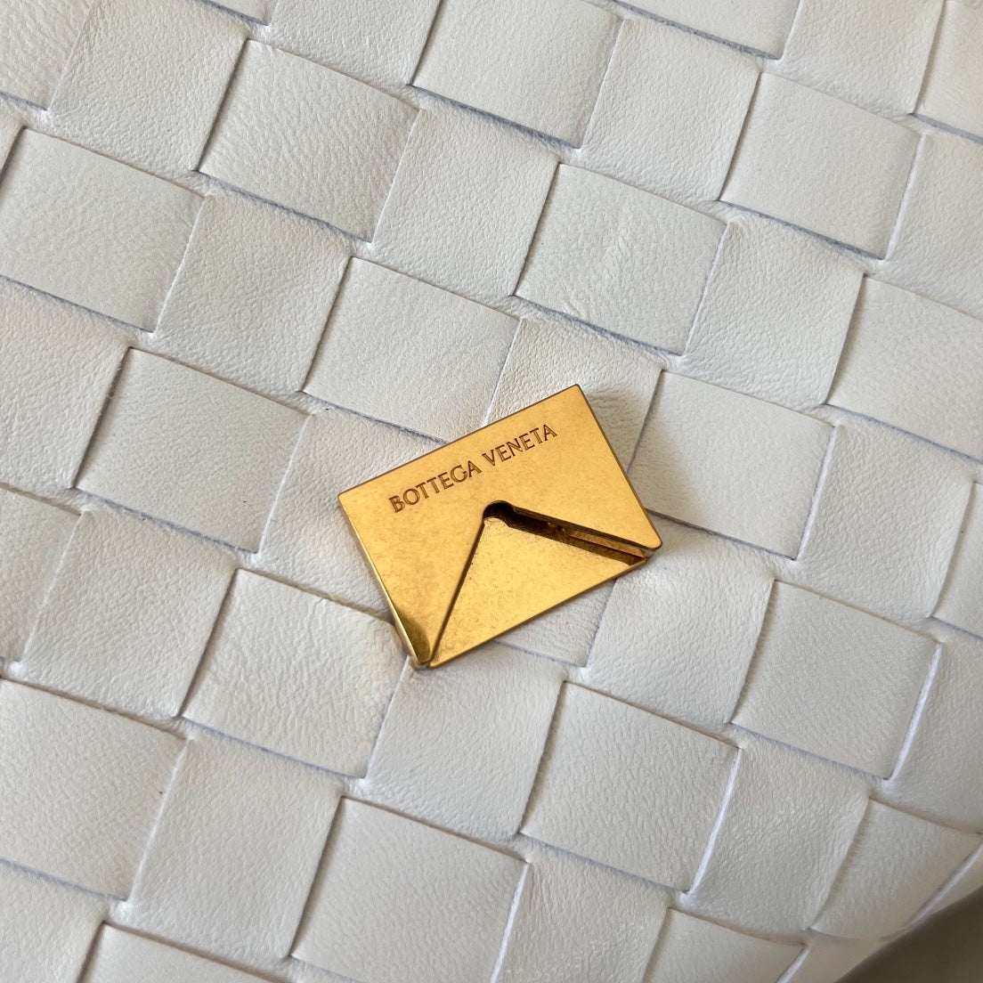 Bottega Veneta BV Mini Crossbody Bag 19cm White Calfskin Ghw