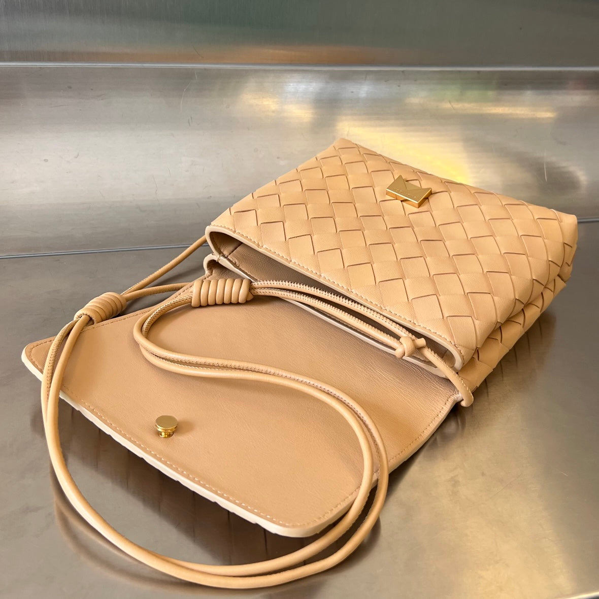 Bottega Veneta BV Mini Crossbody Bag 19cm Beige Calfskin Ghw