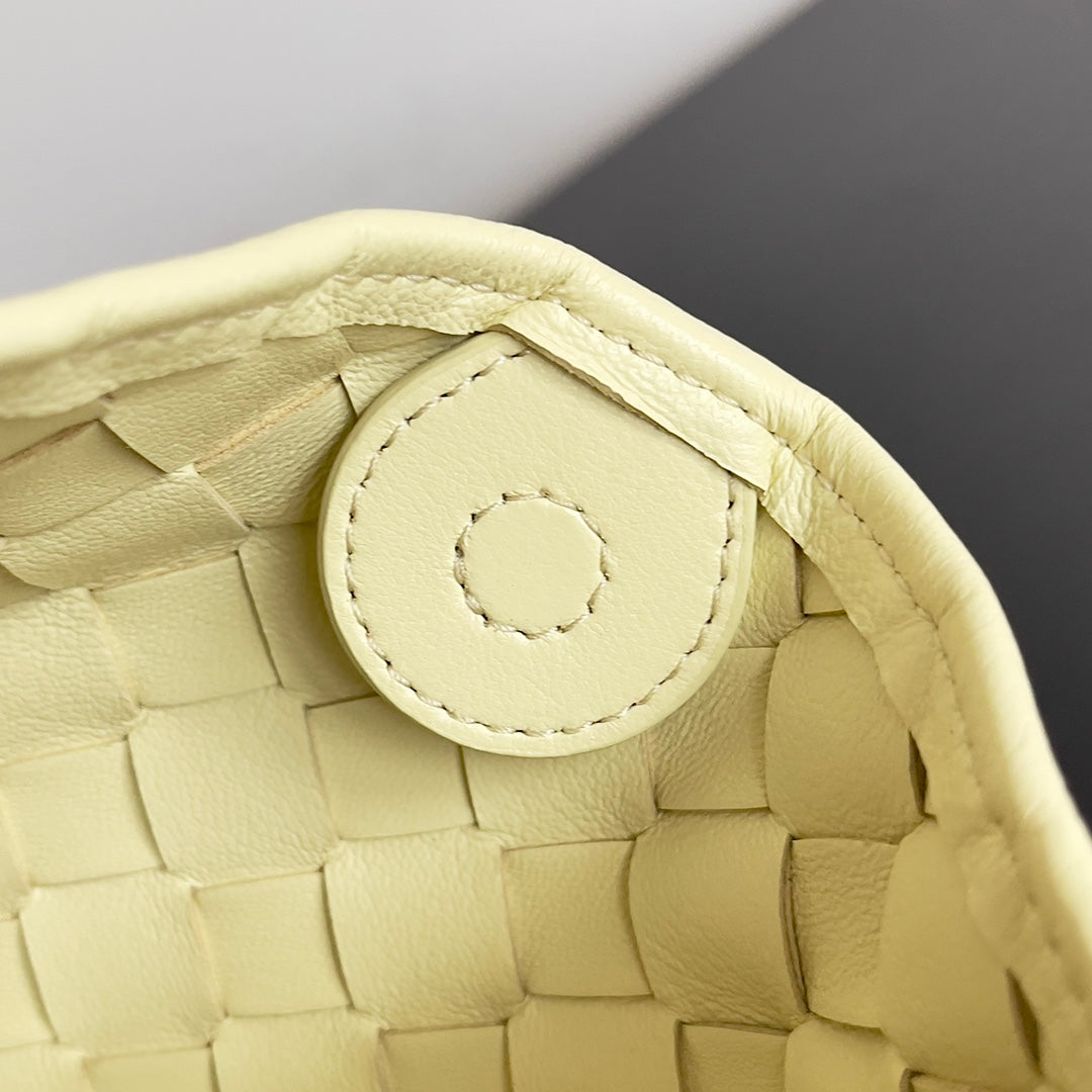 Bottega Veneta SARDINE 20 WITH CHAIN IN YELLOW CREAM LAMBSKIN