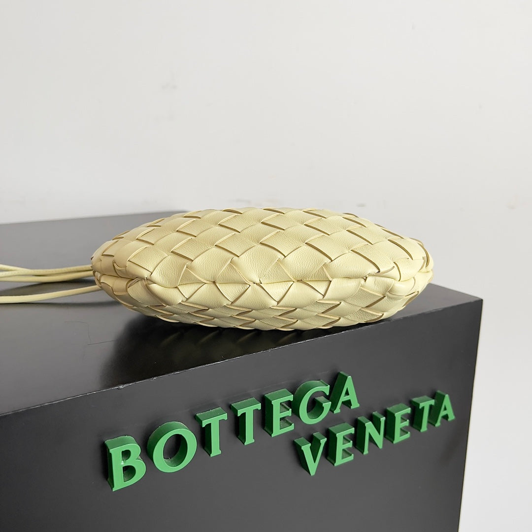Bottega Veneta SARDINE 20 WITH CHAIN IN YELLOW CREAM LAMBSKIN