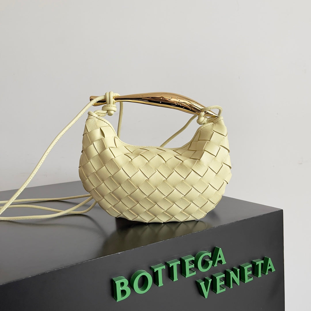 Bottega Veneta SARDINE 20 WITH CHAIN IN YELLOW CREAM LAMBSKIN