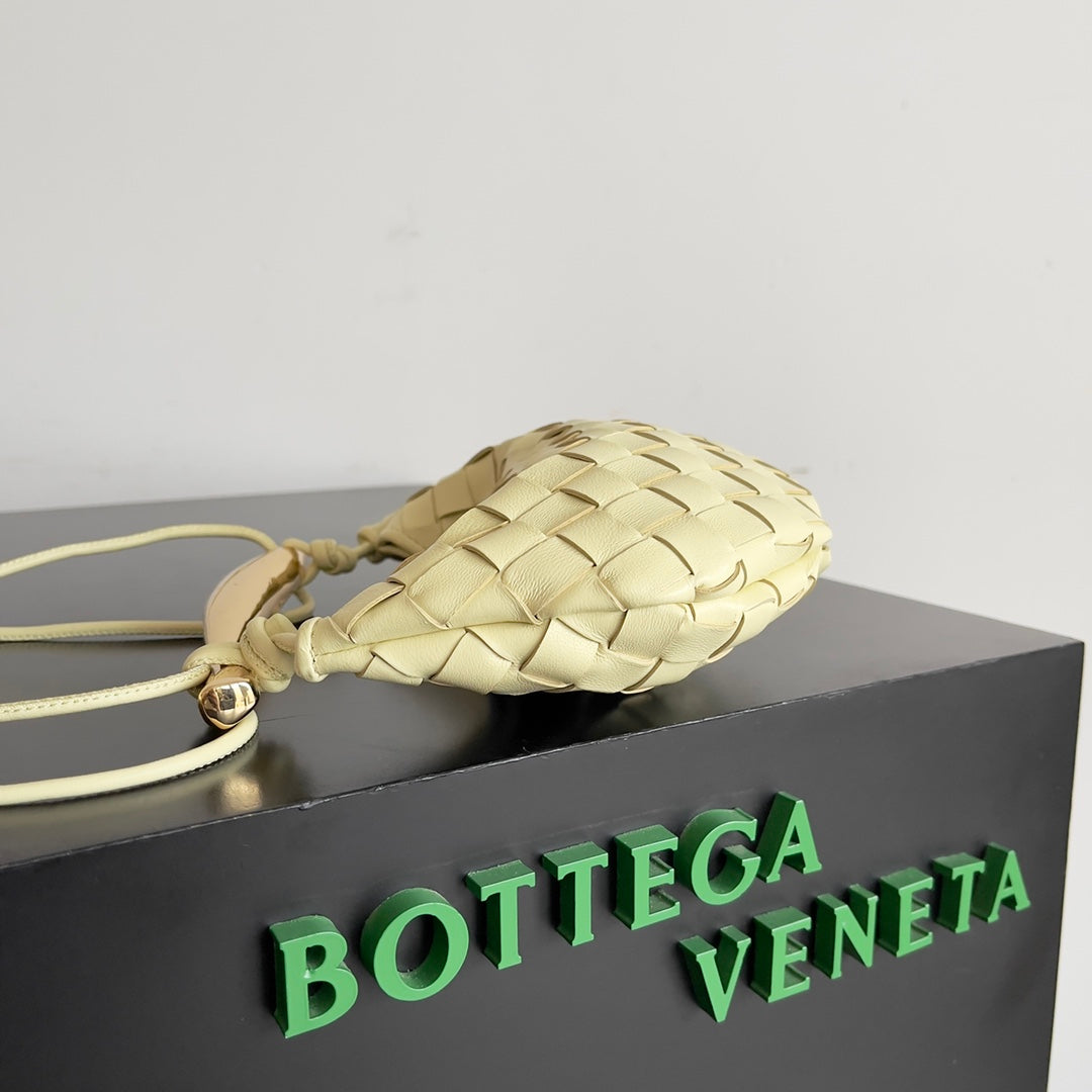 Bottega Veneta SARDINE 20 WITH CHAIN IN YELLOW CREAM LAMBSKIN