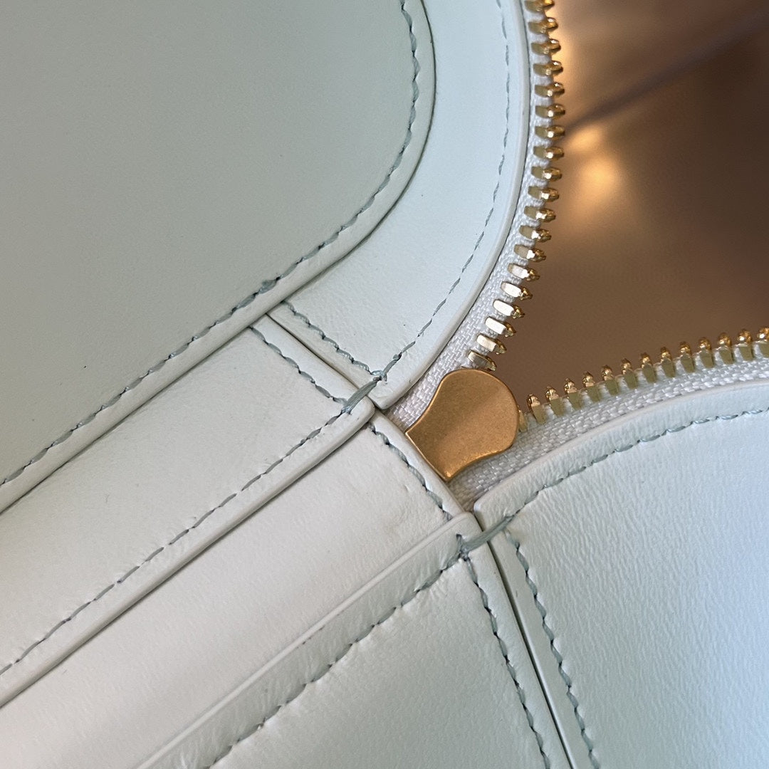 Bottega Veneta MINI VANITY CASE 18 IN WHITE LAMBSKIN