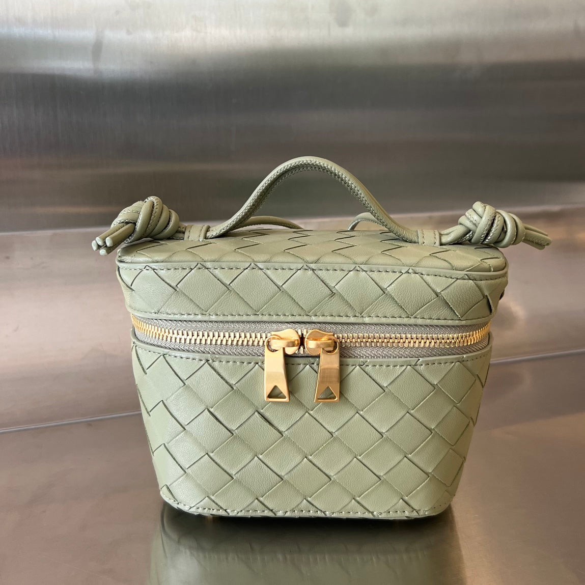 Bottega Veneta MINI VANITY CASE 18 IN OLIVE GREEN LAMBSKIN