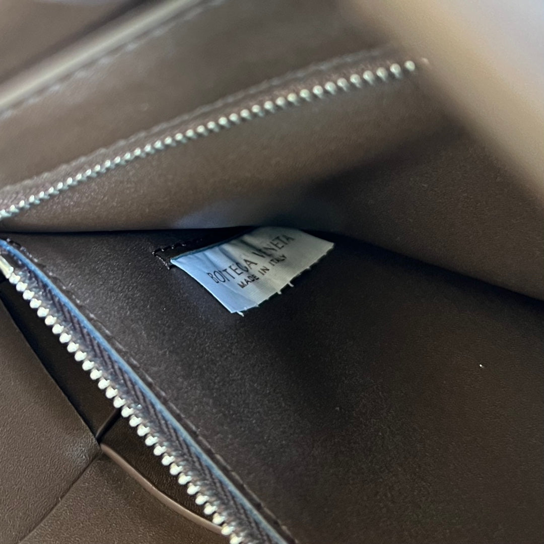 Bottega Veneta CASSETTE 23 IN CHOCOLATE CALFSKIN WITH WAVY PATTERN