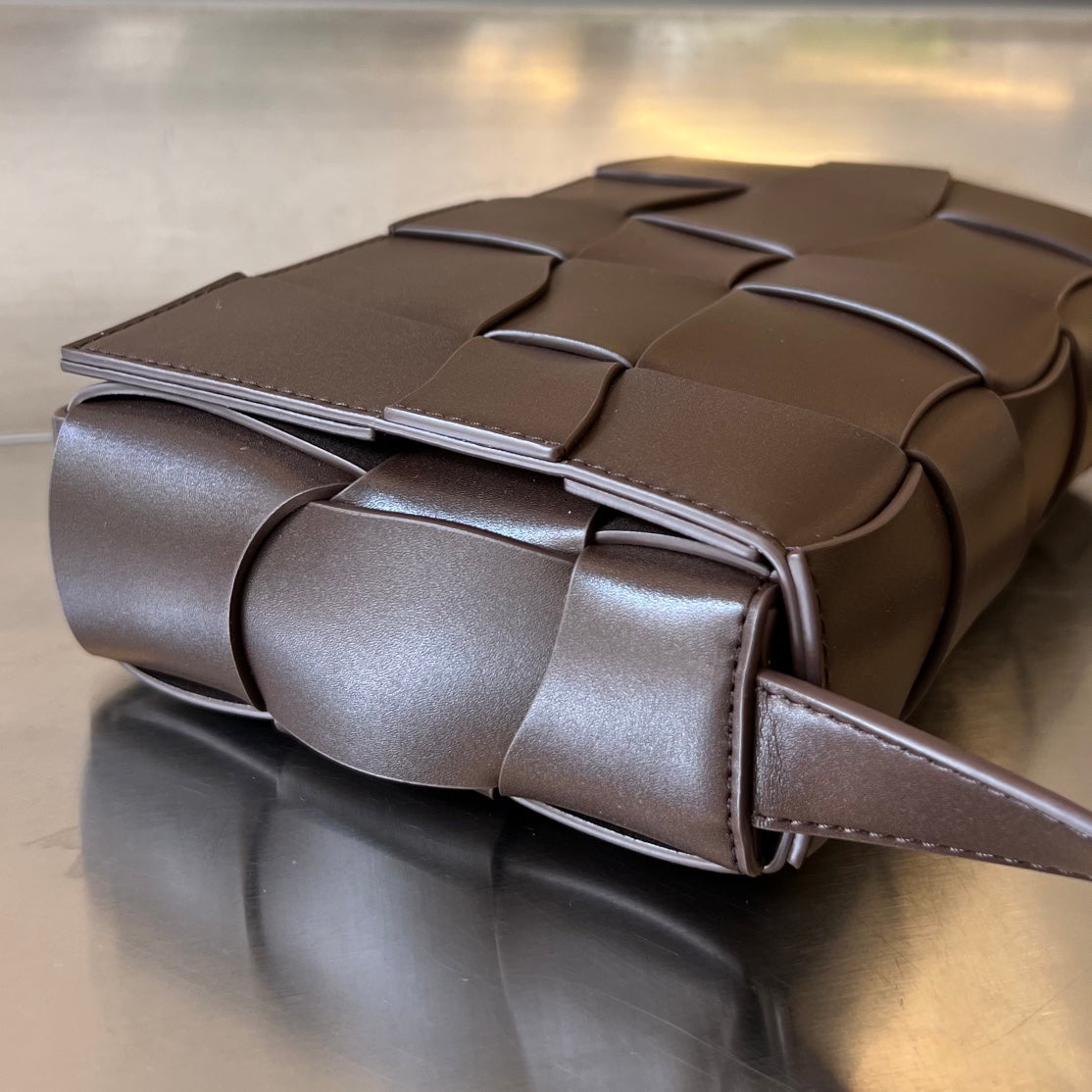 Bottega Veneta CASSETTE 23 IN CHOCOLATE CALFSKIN WITH WAVY PATTERN