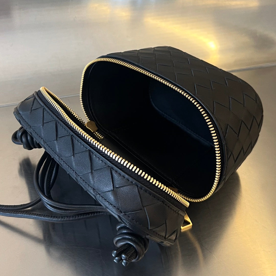 Bottega Veneta MINI VANITY CASE 18 IN BLACK LAMBSKIN
