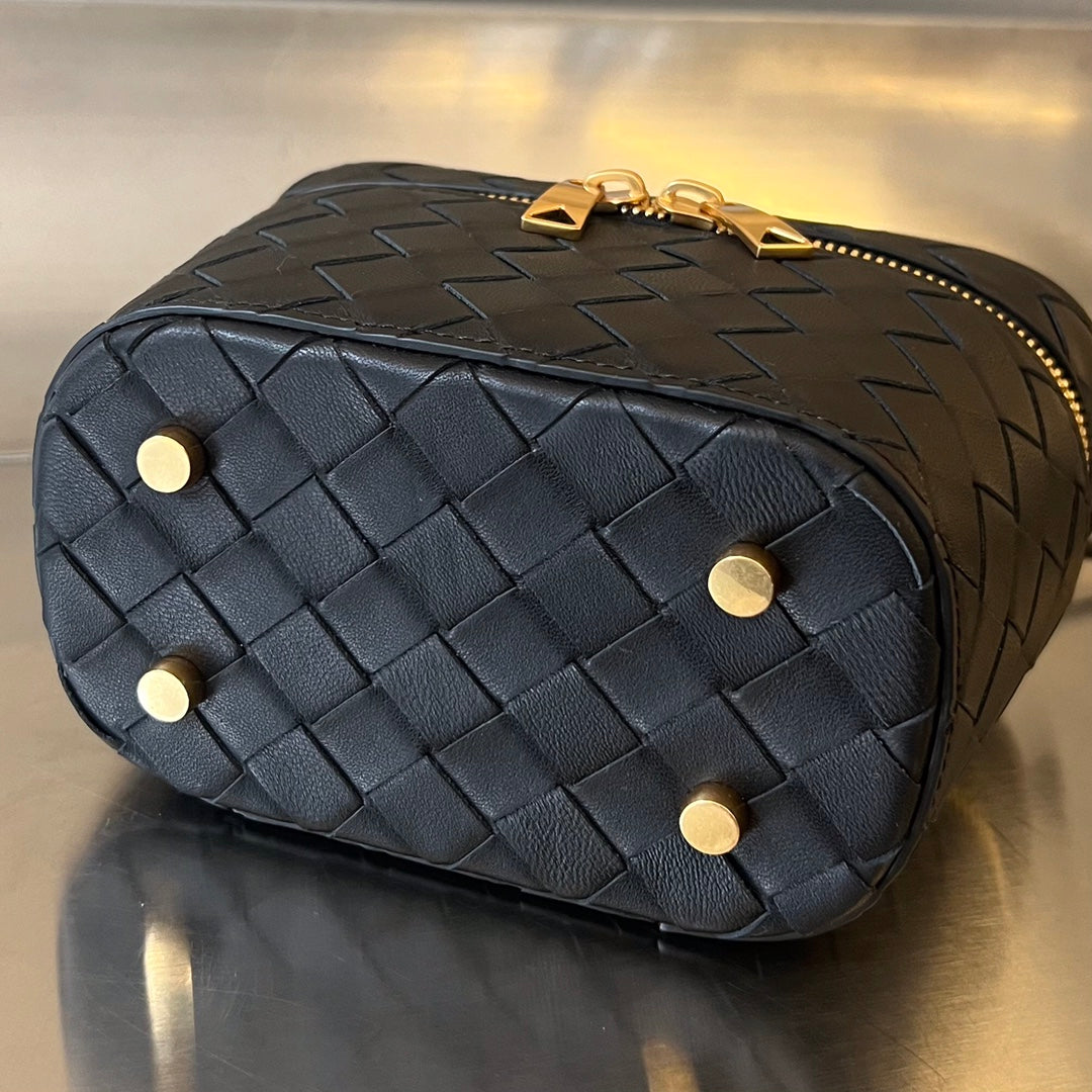 Bottega Veneta MINI VANITY CASE 18 IN BLACK LAMBSKIN