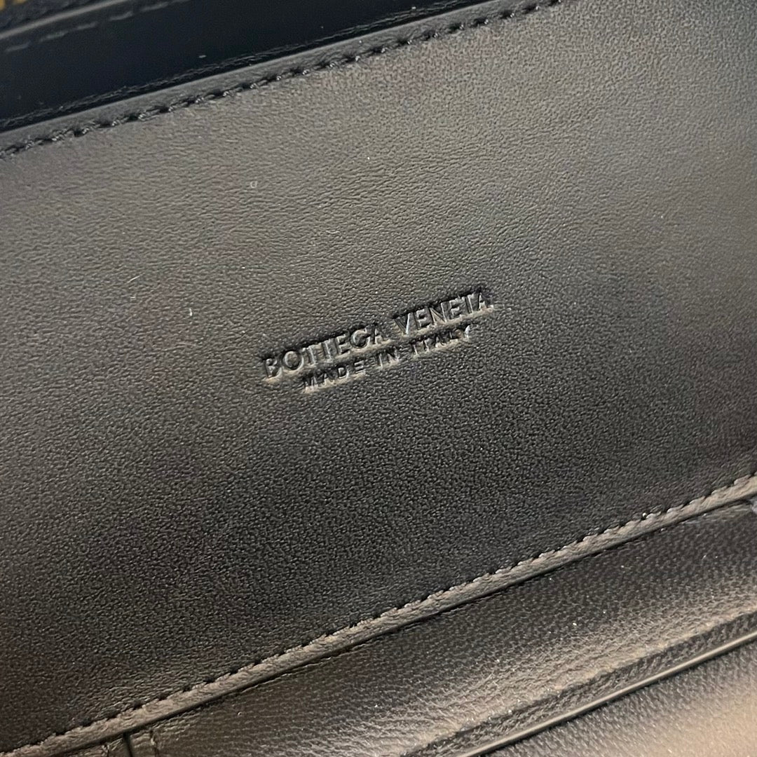 Bottega Veneta MINI VANITY CASE 18 IN BLACK LAMBSKIN