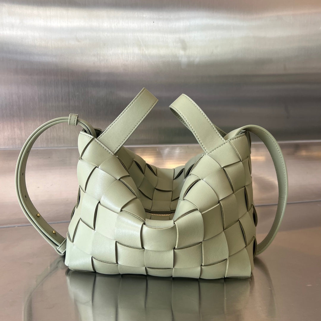 Bottega Veneta SMALL 22 CASSETTE IN EICRU BEIGE LAMBSKIN