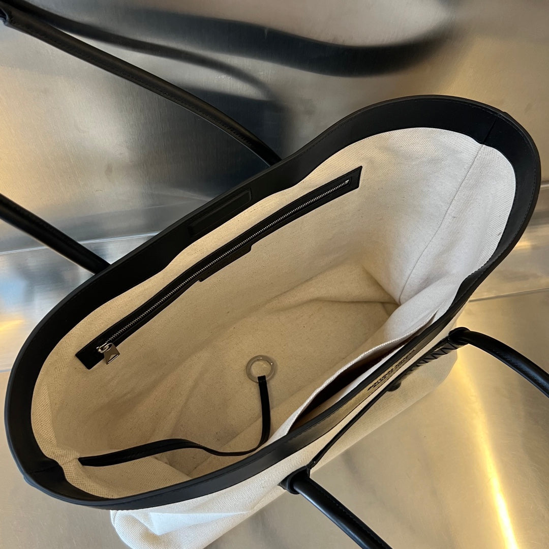 Bottega Veneta PORTELLO TOTE 53 IN BLACK CALFSKIN AND WHITE CANVAS