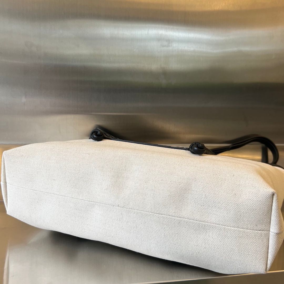 Bottega Veneta PORTELLO TOTE 53 IN BLACK CALFSKIN AND WHITE CANVAS