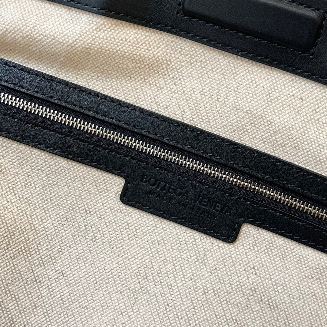 Bottega Veneta PORTELLO TOTE 53 IN BLACK CALFSKIN AND WHITE CANVAS