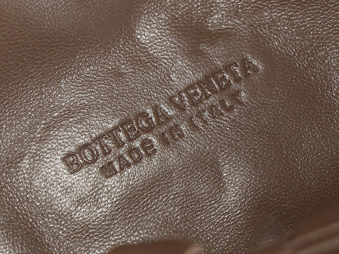 Bottega Veneta bv teen jodie 36cm chocolate lambskin