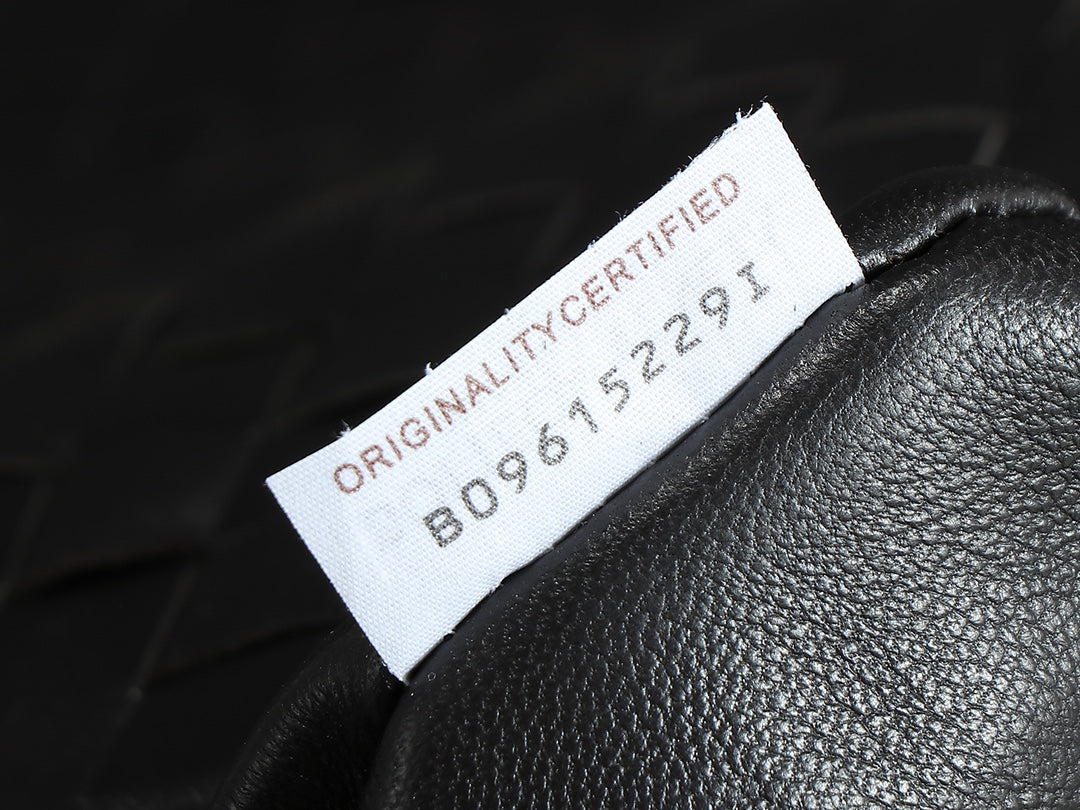 Bottega Veneta bv teen jodie 36cm black lambskin