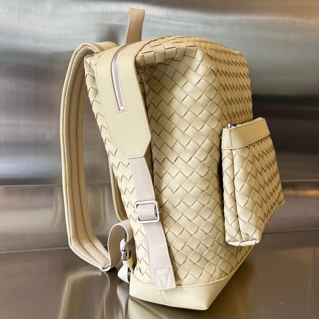 Bottega Veneta BACKPACK 42 IN BEIGE CALFSKIN