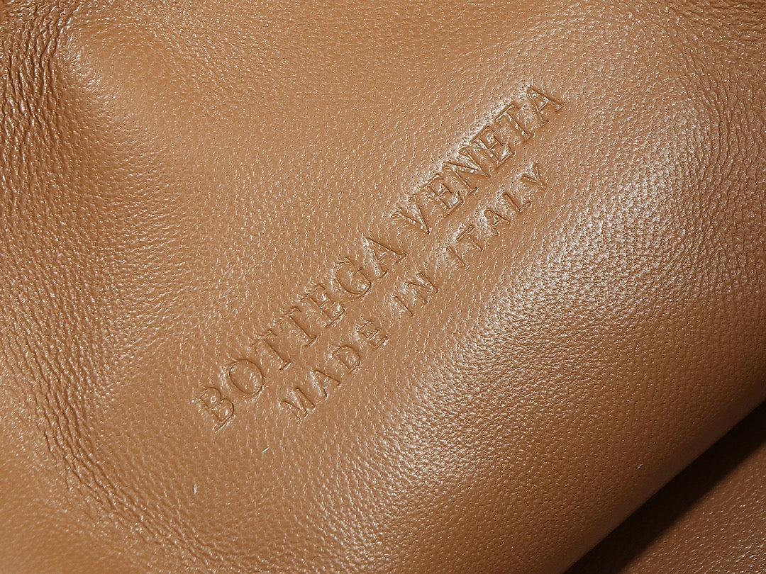 Bottega Veneta bv teen jodie 36cm brown lambskin