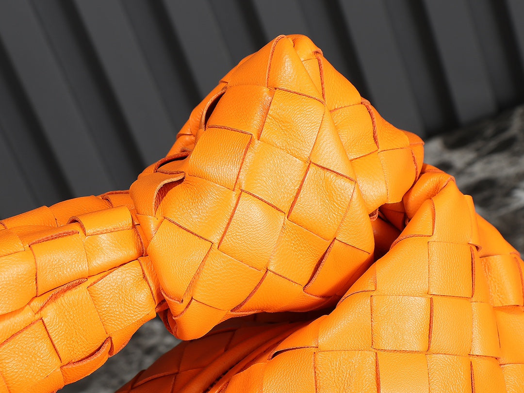 Bottega Veneta bv teen jodie 36cm orange lambskin