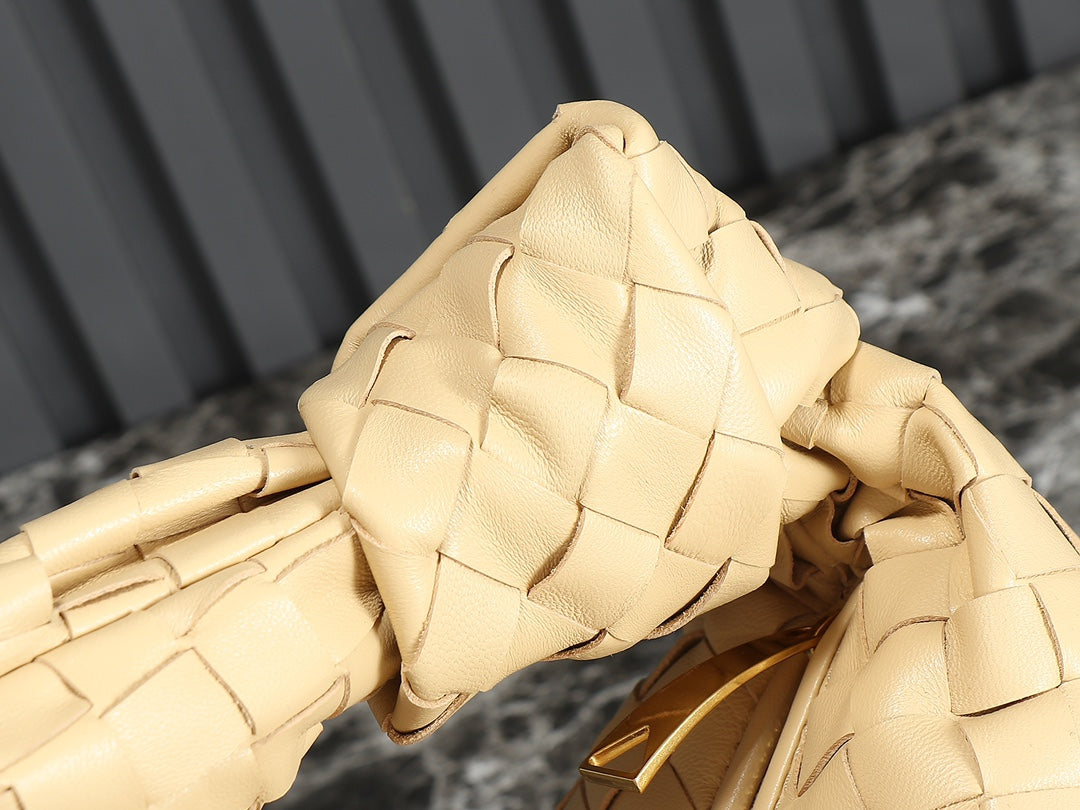 Bottega Veneta bv teen jodie 36cm beige lambskin