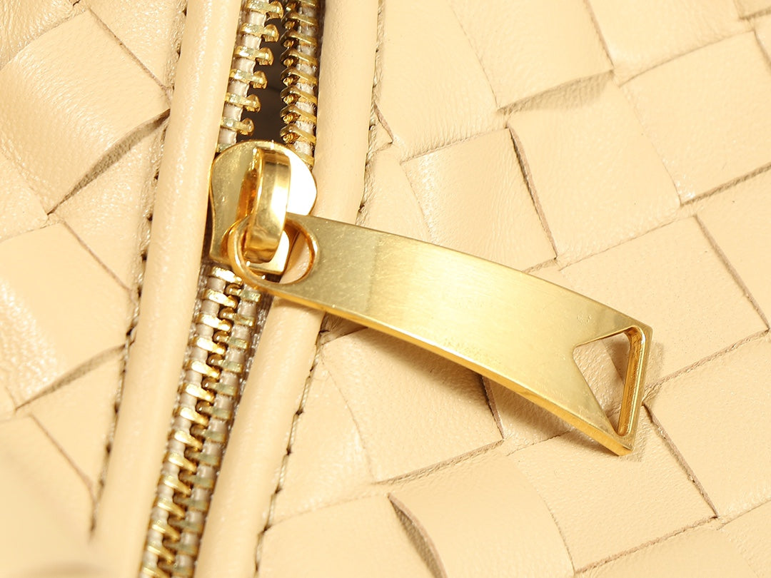 Bottega Veneta bv teen jodie 36cm beige lambskin