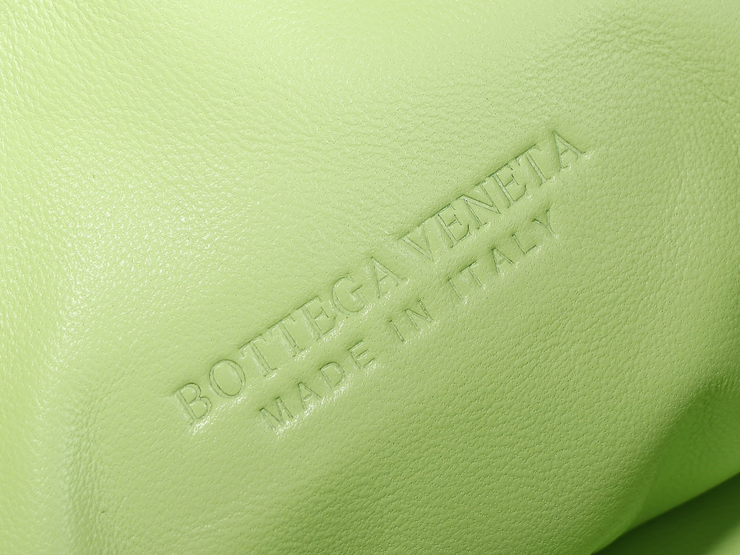 Bottega Veneta bv teen jodie 36cm light green lambskin