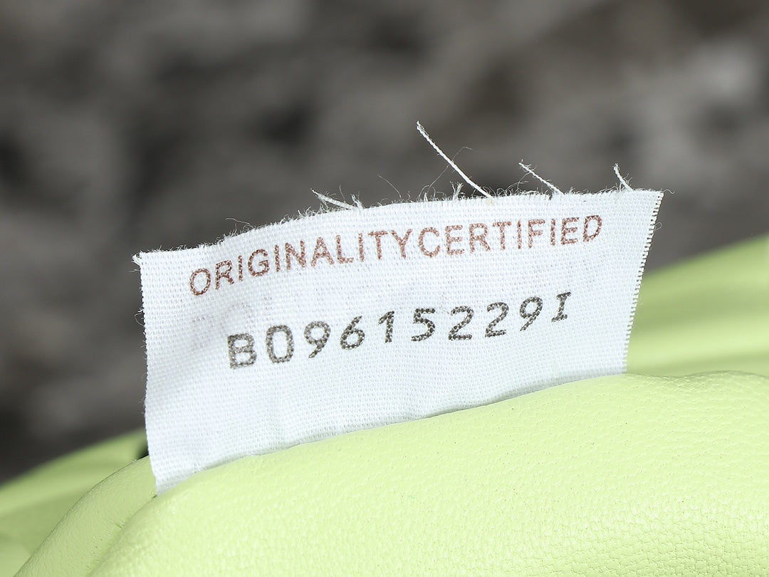 Bottega Veneta bv teen jodie 36cm light green lambskin