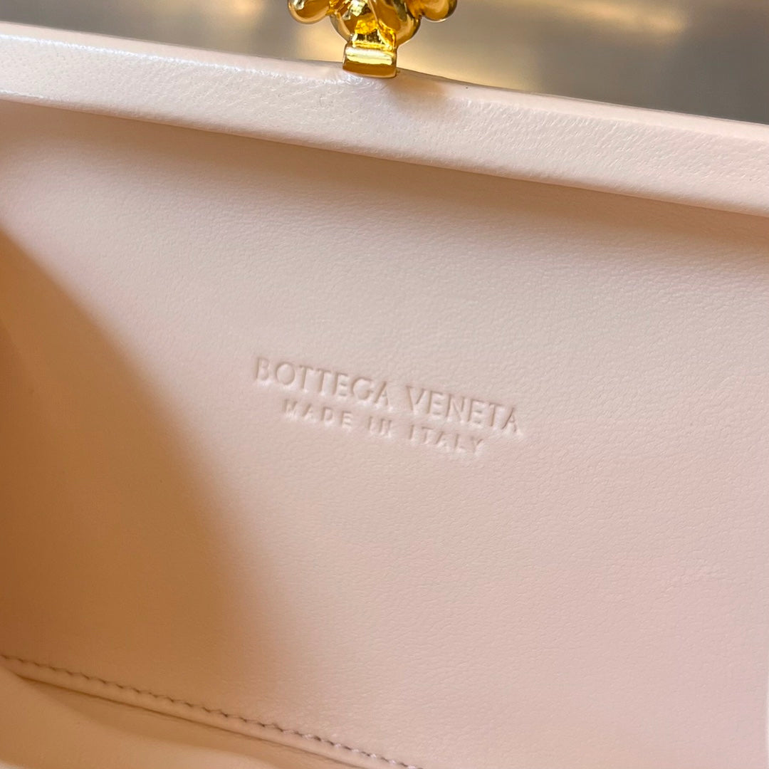 Bottega Veneta KNOT 20 IN SOLF PINK LAMBSKIN