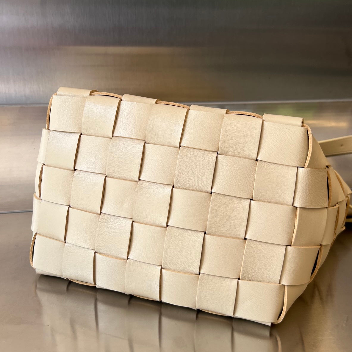 Bottega Veneta SMALL 22 CASSETTE IN BEIGE LAMBSKIN