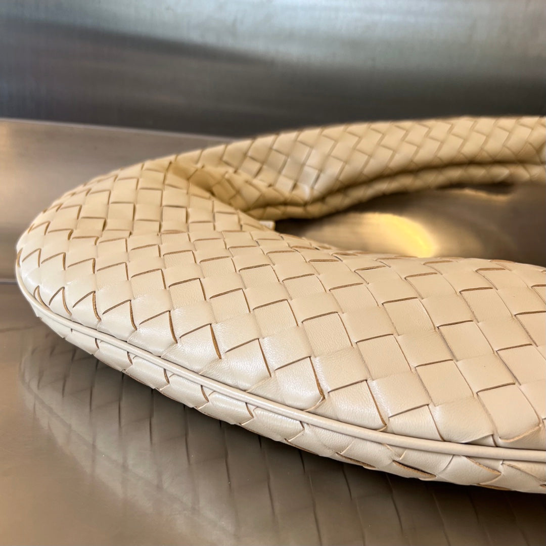 Bottega Veneta BUDDY 59 BAG IN DARK CREAM CALFSKIN