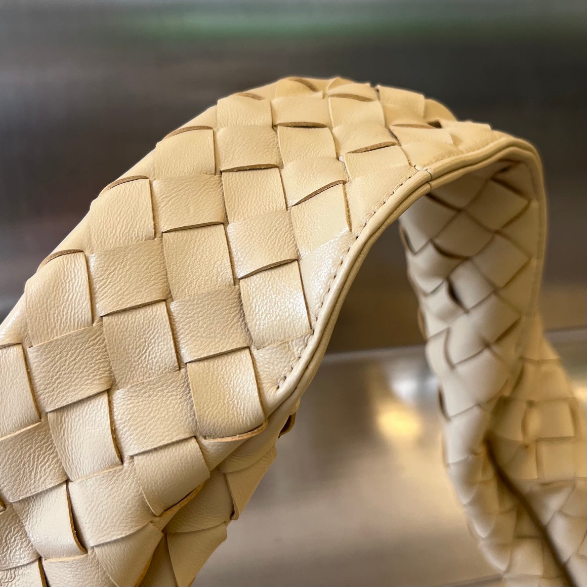 Bottega Veneta BUDDY 59 BAG IN DARK CREAM CALFSKIN