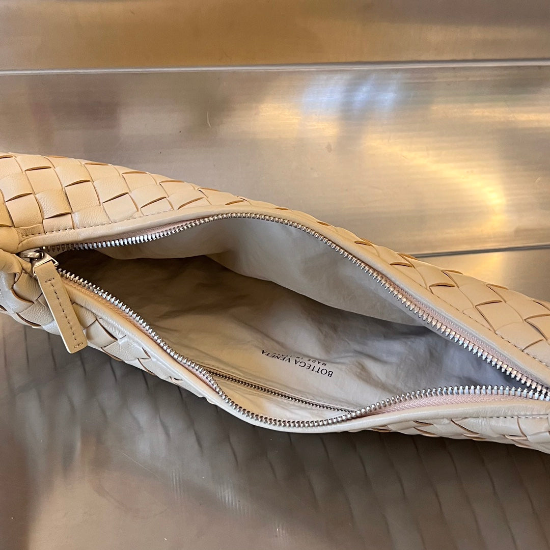 Bottega Veneta BUDDY 59 BAG IN DARK CREAM CALFSKIN