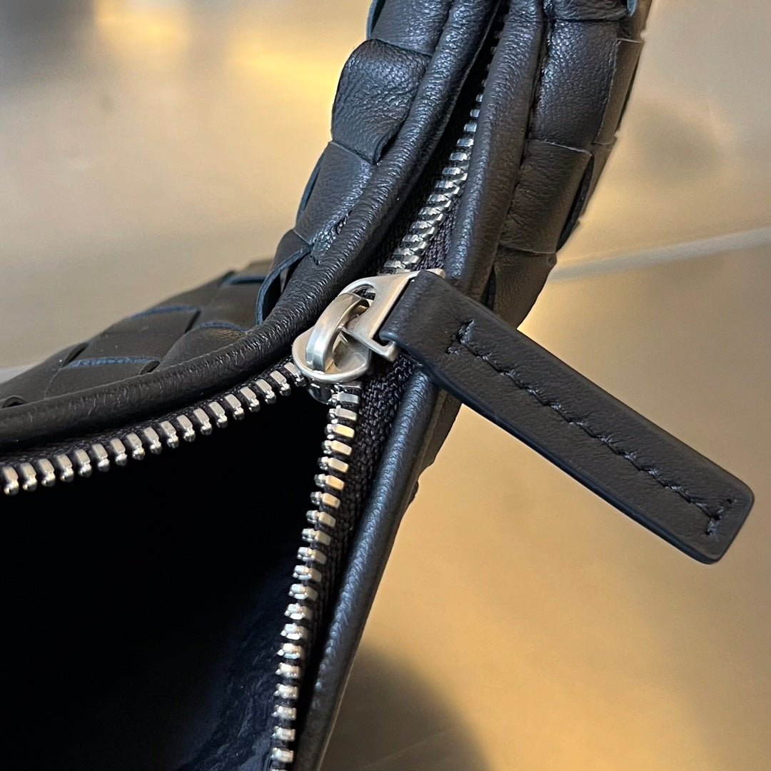 Bottega Veneta BUDDY 59 BAG IN BLACK CALFSKIN