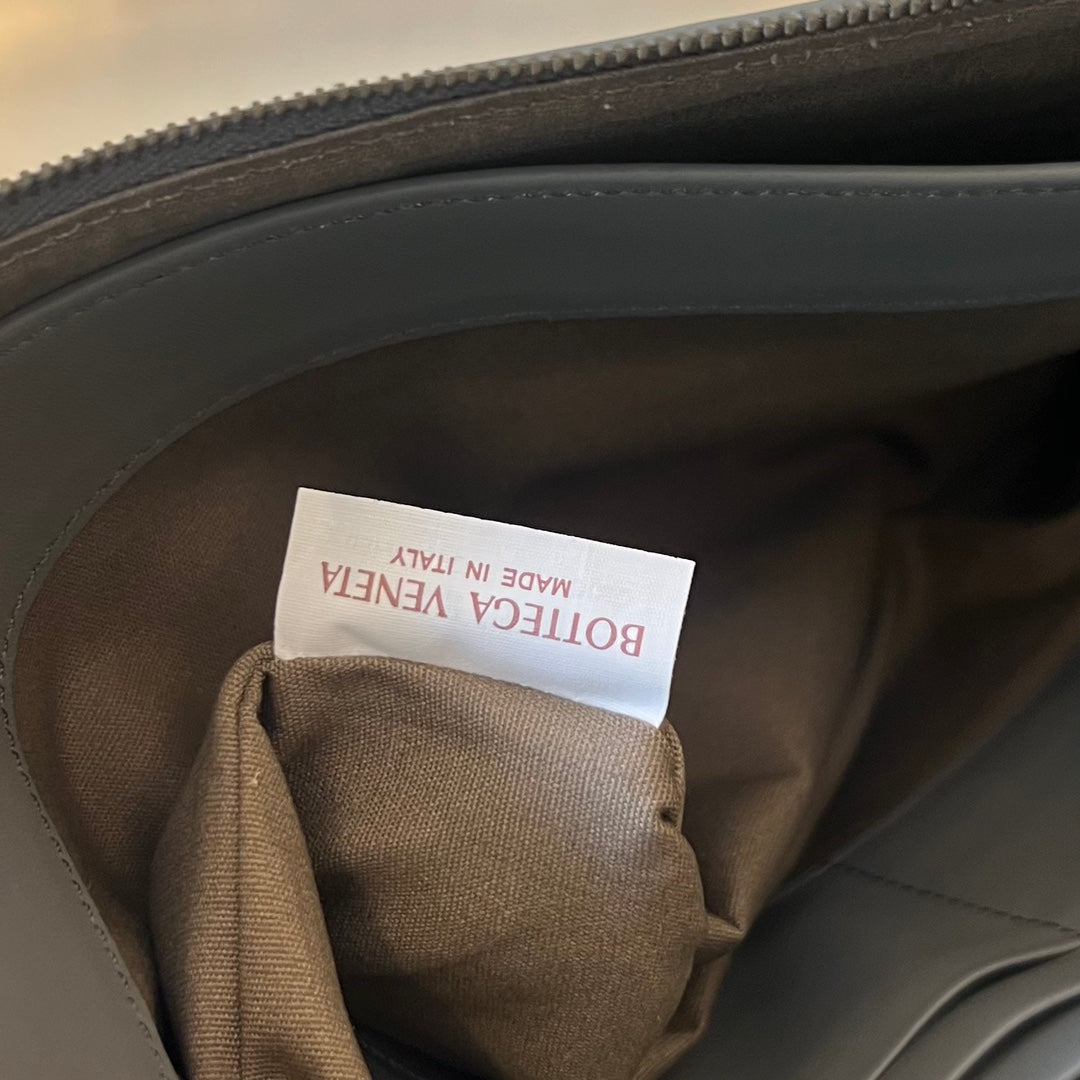 Bottega Veneta INTRECCIATO 30 IN GREY STEEL LAMBSKIN