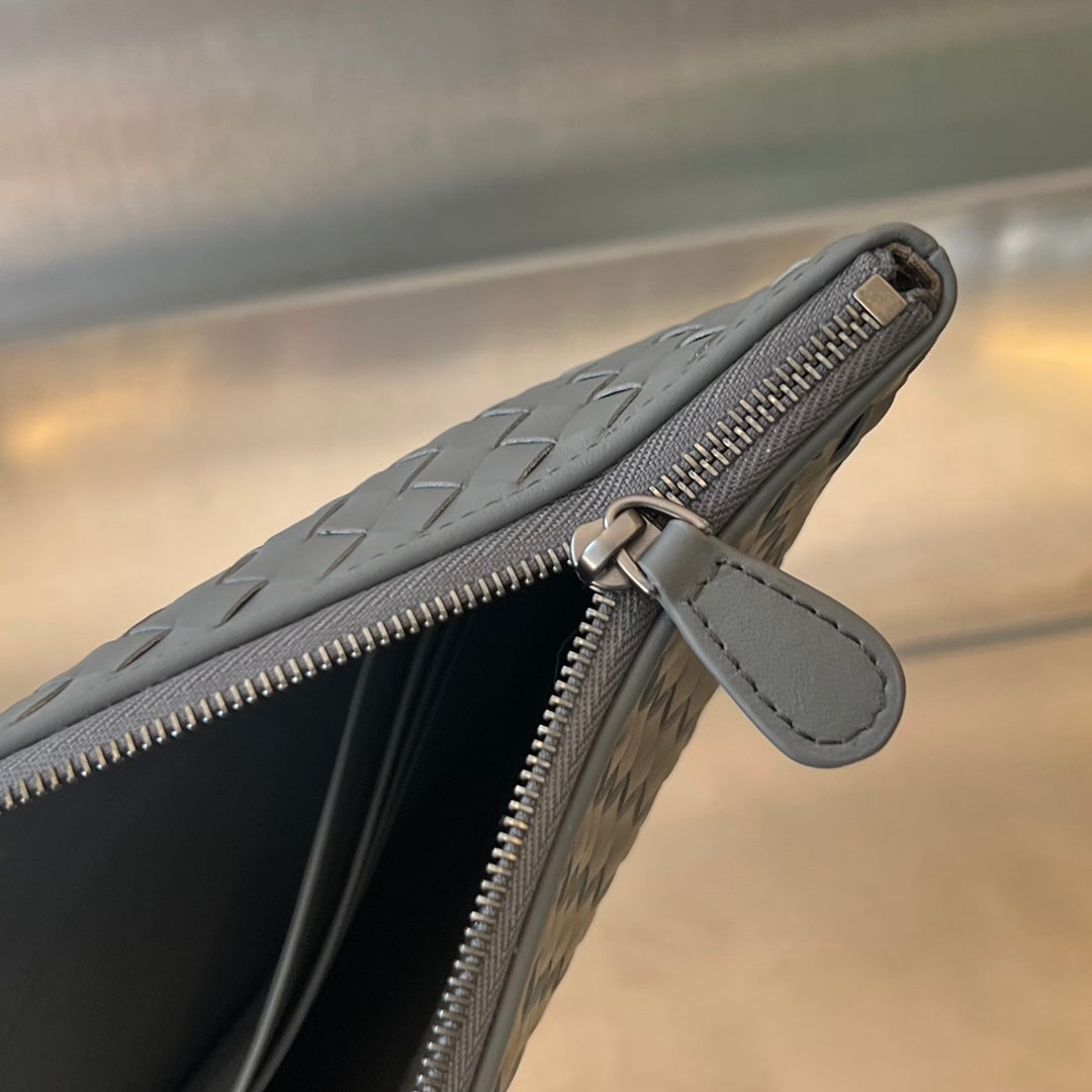 Bottega Veneta INTRECCIATO 30 IN GREY STEEL LAMBSKIN