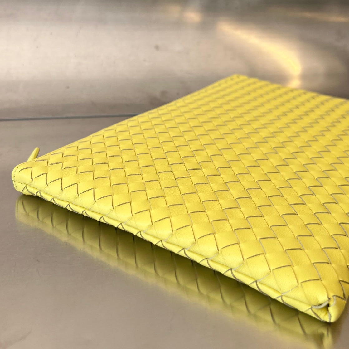 Bottega Veneta INTRECCIATO 30 IN LIGHT YELLOW LAMBSKIN