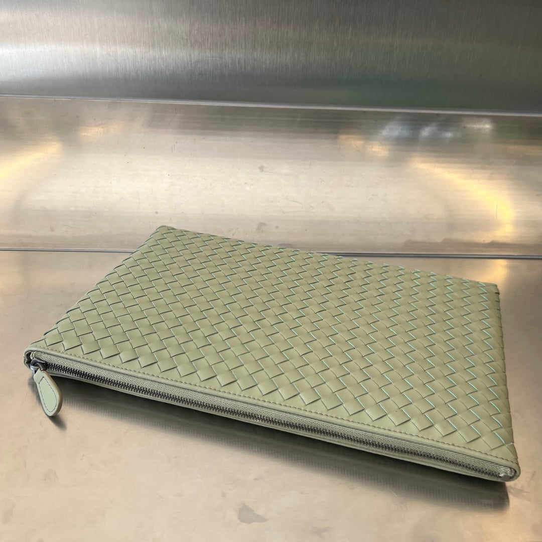 Bottega Veneta INTRECCIATO 30 IN LIGHT GREY LAMBSKIN