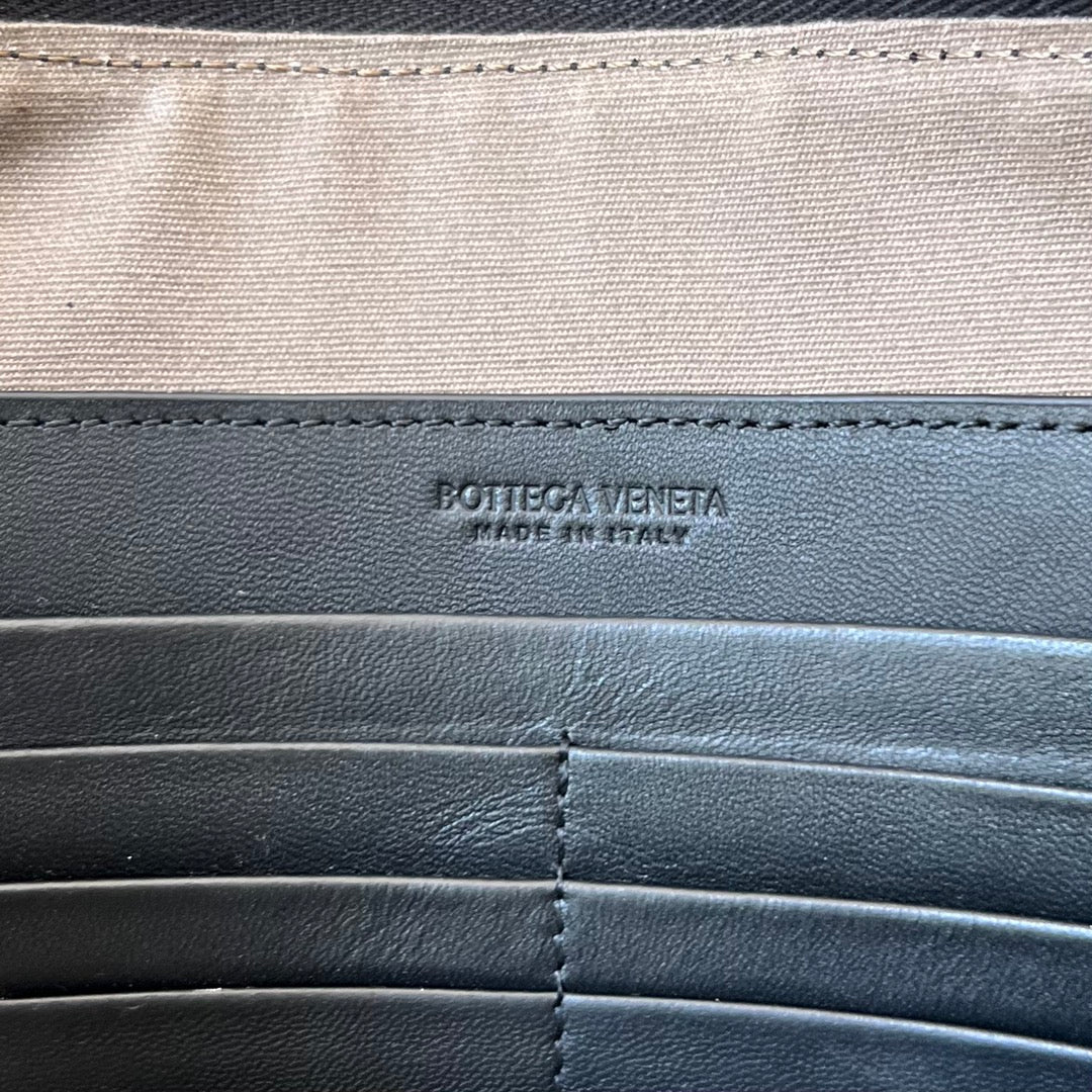 Bottega Veneta INTRECCIATO 30 IN BLACK LAMBSKIN