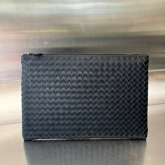 Bottega Veneta INTRECCIATO 30 IN BLACK LAMBSKIN