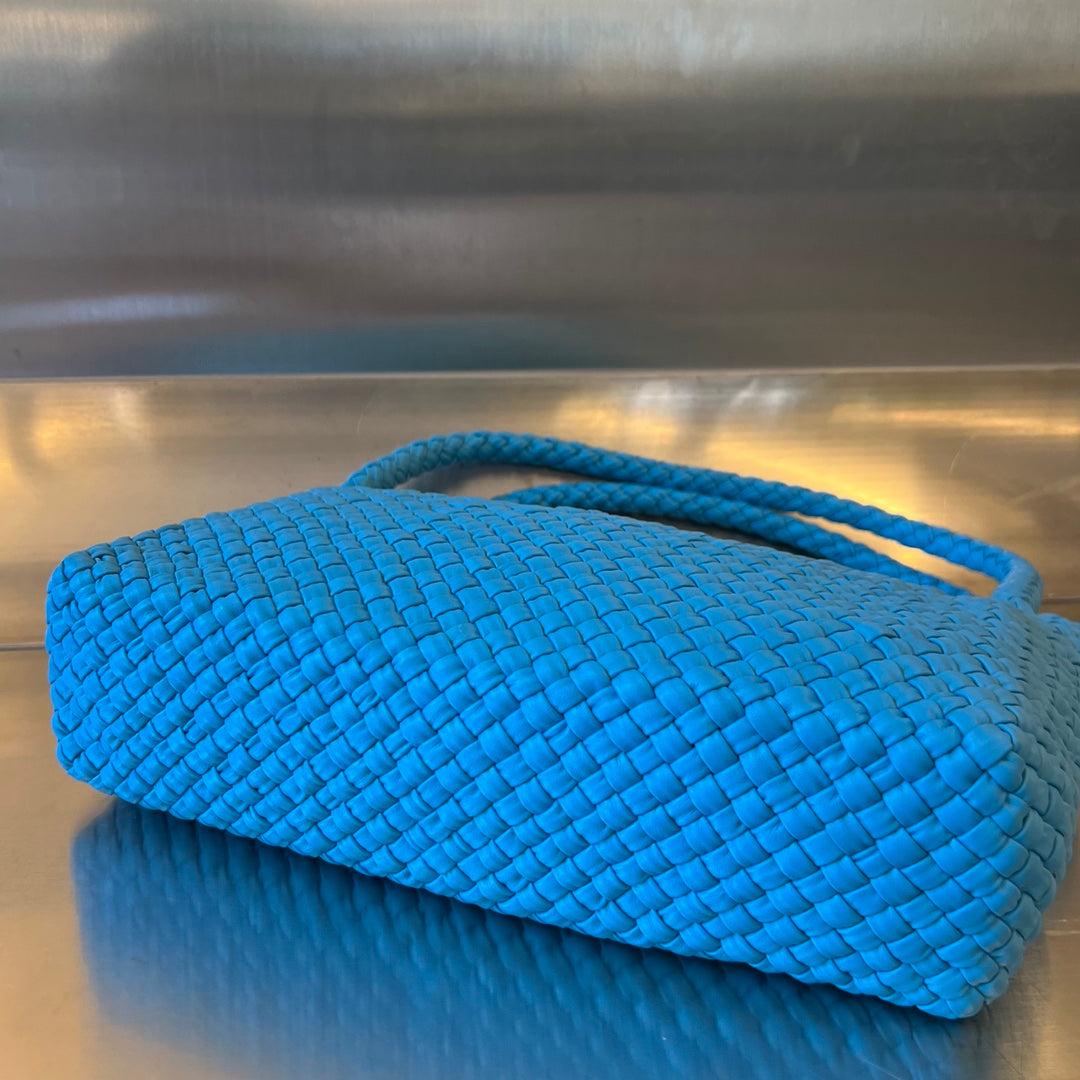 Bottega Veneta TOSCA 27 BAG IN AZURE BLUE CALFSKIN