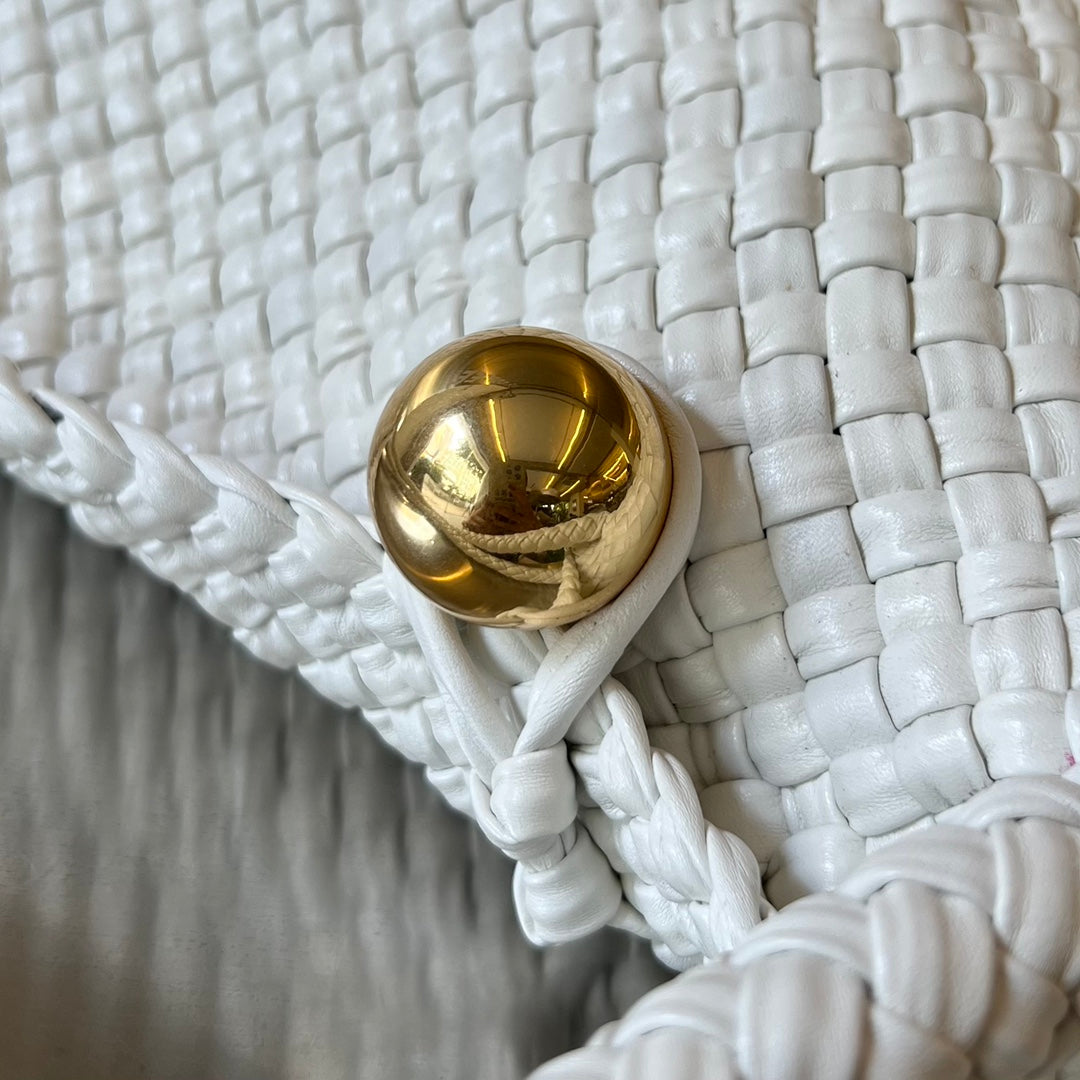 Bottega Veneta TOSCA 27 BAG IN WHITE CALFSKIN