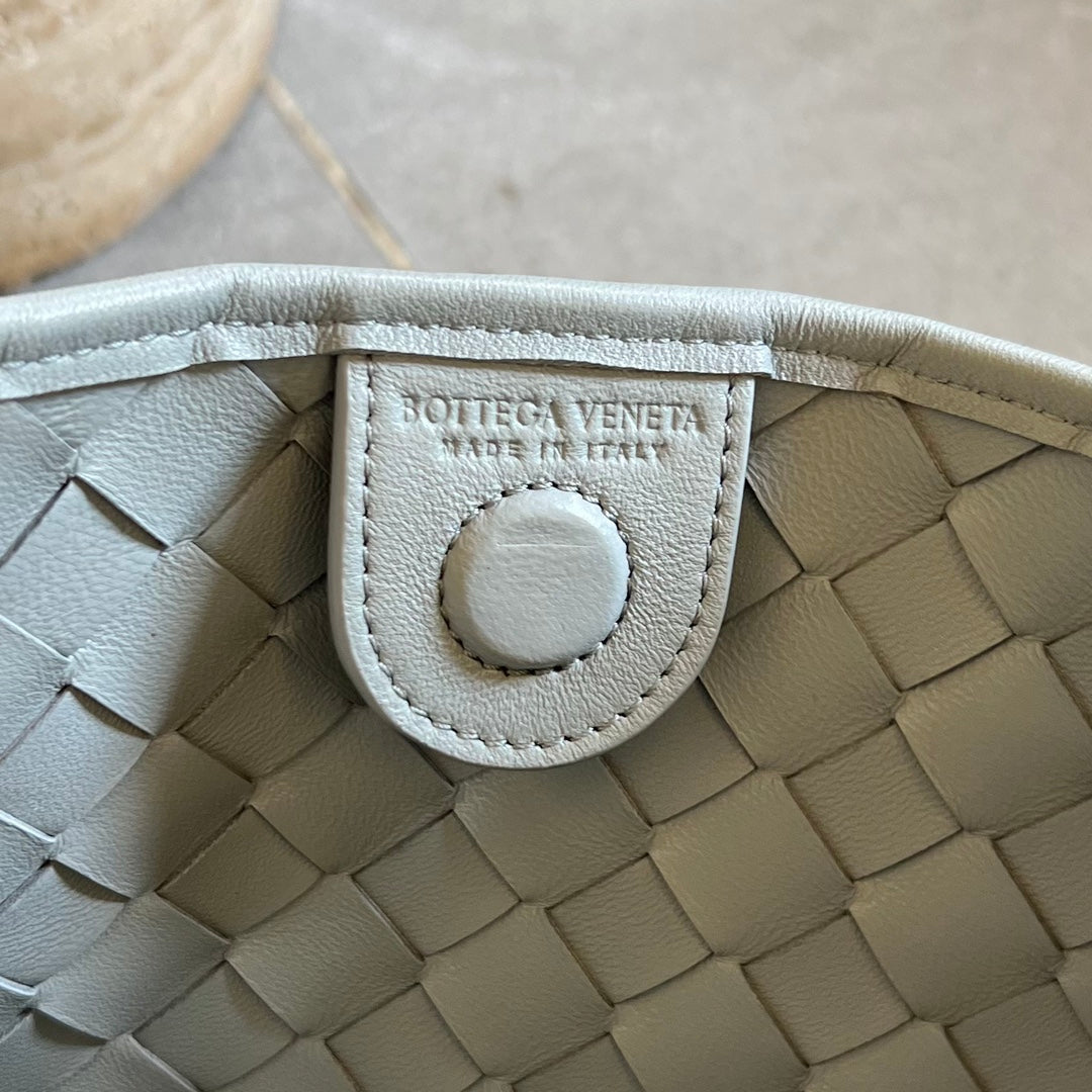 Bottega Veneta SARDINE 33 WITH CHAIN IN GREY LAMBSKIN