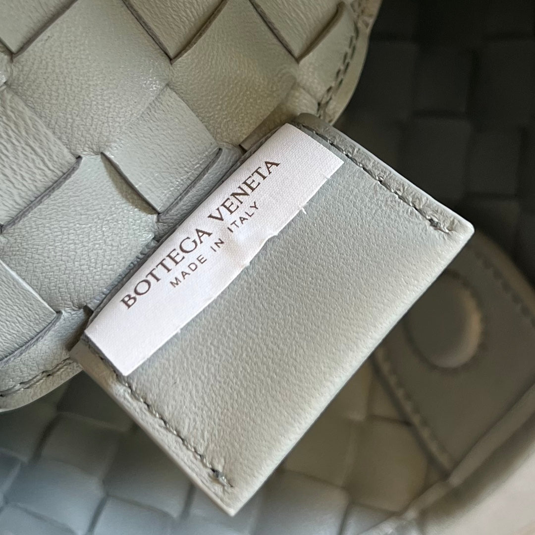 Bottega Veneta SARDINE 33 WITH CHAIN IN GREY LAMBSKIN