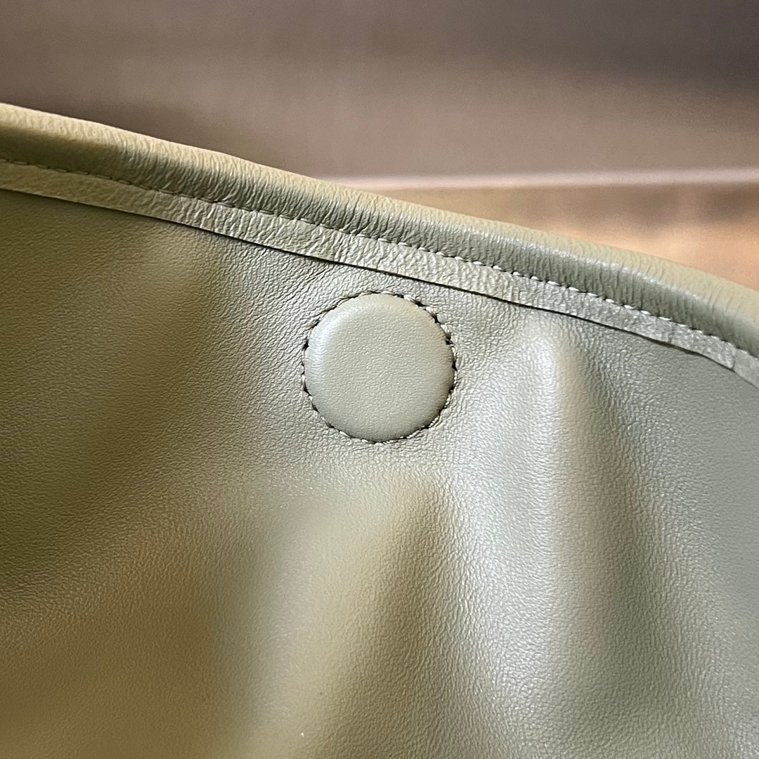 Bottega Veneta LARGE HOP 54 IN SARDINE GREY LAMBSKIN