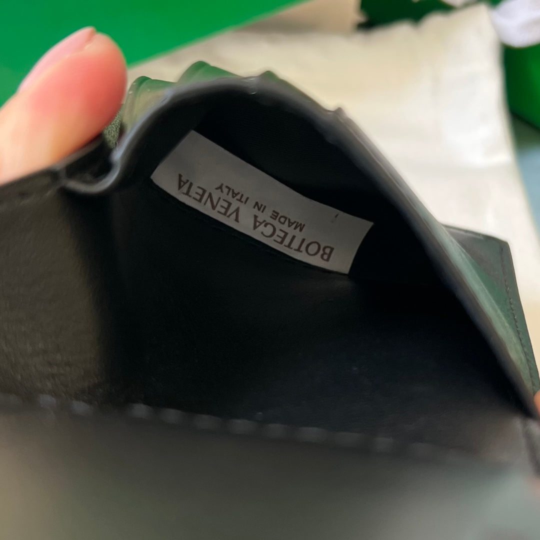 Bottega Veneta INTRECCIATO PICCOLO 11 BLACK CALFSKIN WALLET