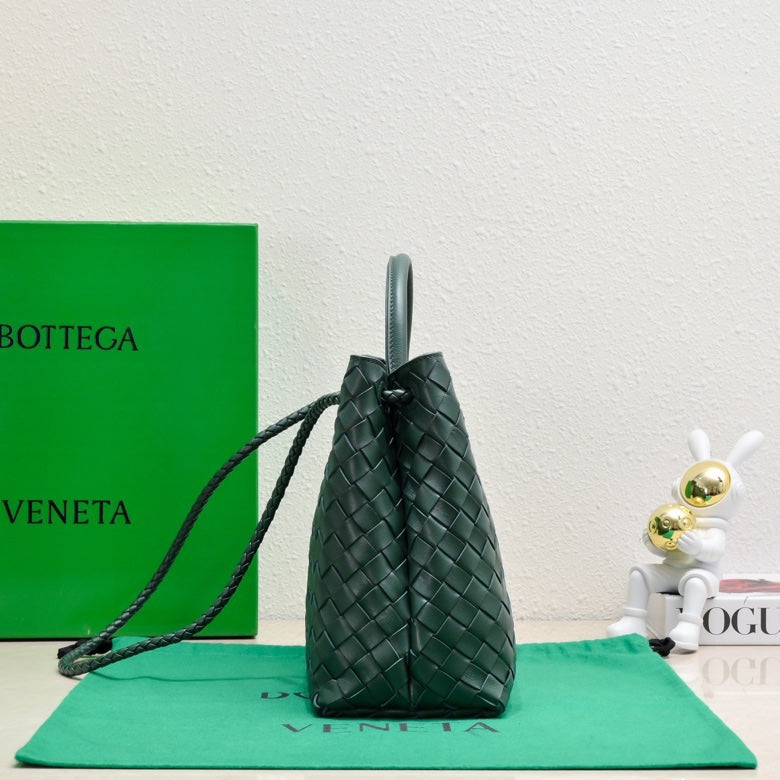 Bottega Veneta bv medium andiamo 32 dark green lambskin