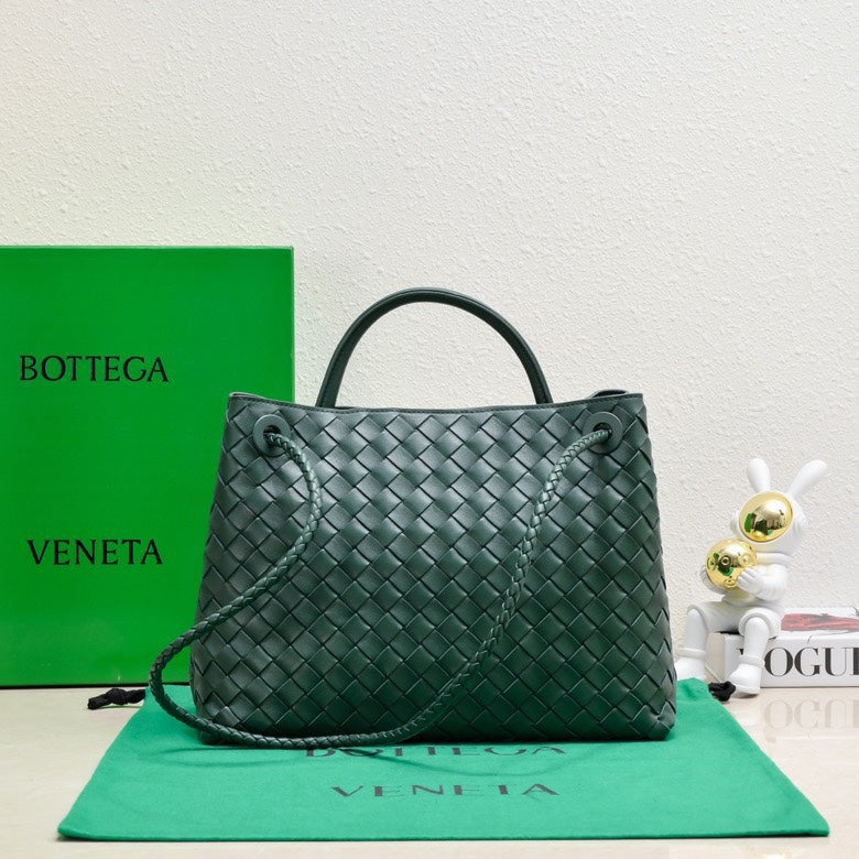 Bottega Veneta bv medium andiamo 32 dark green lambskin